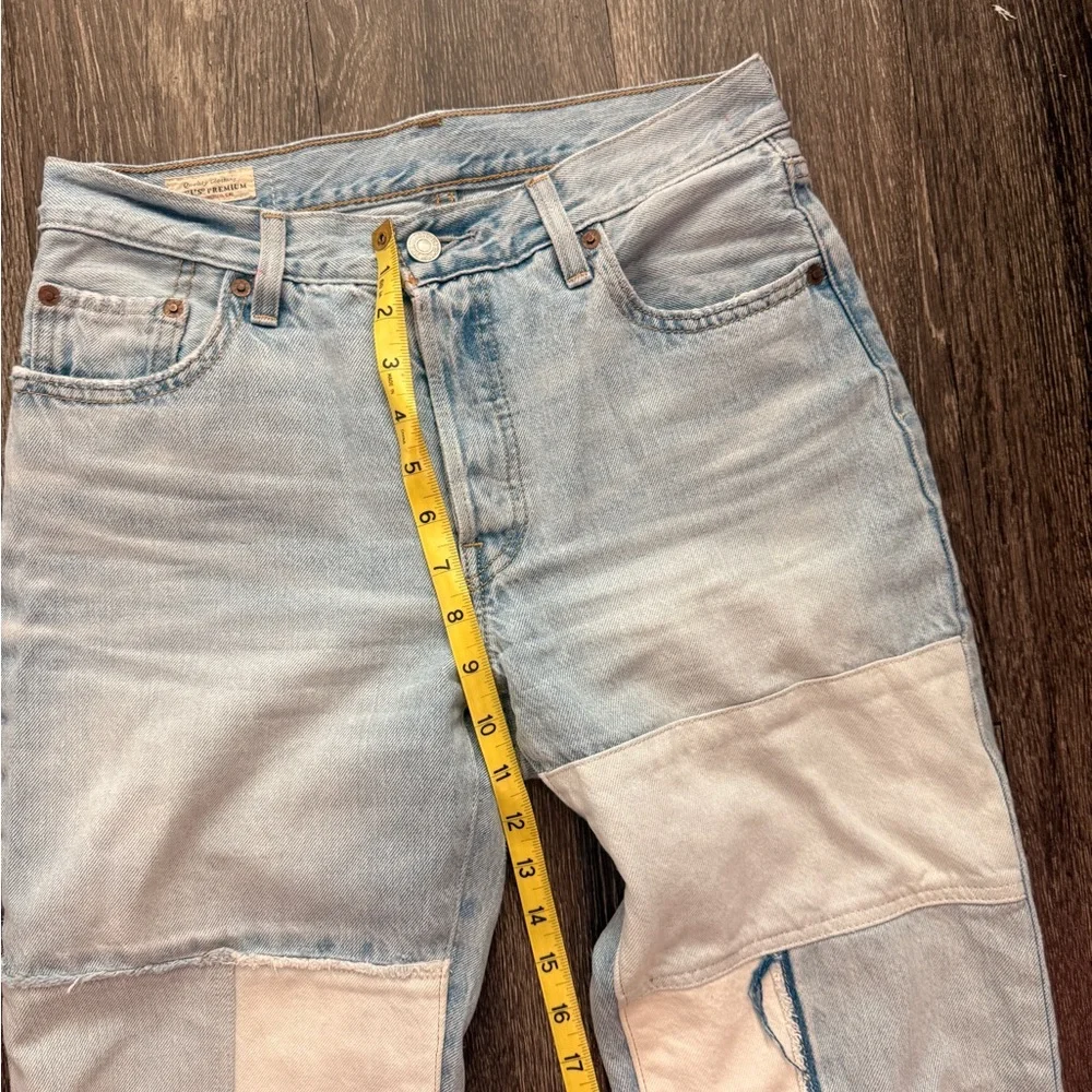 Levi's Light Wash 501 90's Freehand Folk Cropped Jeans